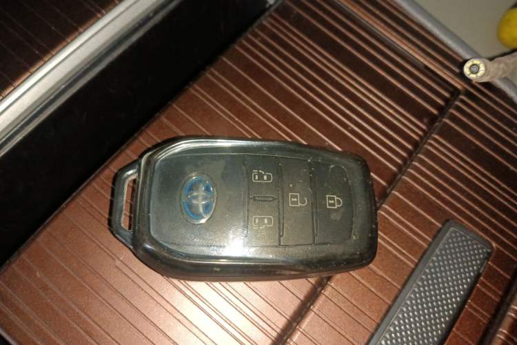 Used Toyota SIENNA 2021 2.5L Hybrid Comfort Edition Vehicle Key