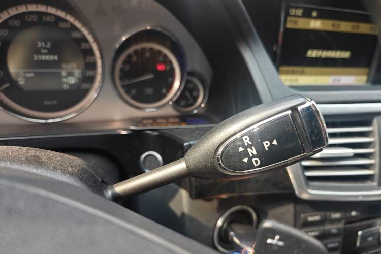 Used Mercedes-Benz E-Class 2010 E 300 L Fashion Model