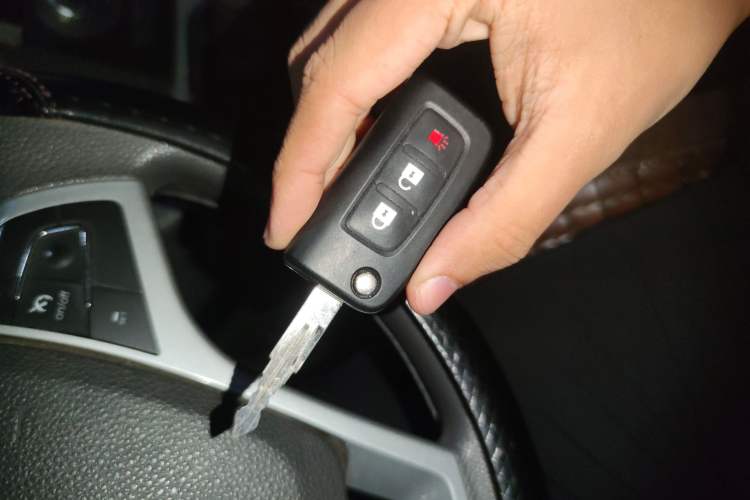 Used Foton Toano 2023 Urban Edition Van 2.0T Manual Short Wheelbase Mid-Height Roof Rear Single Tire 3-Seater