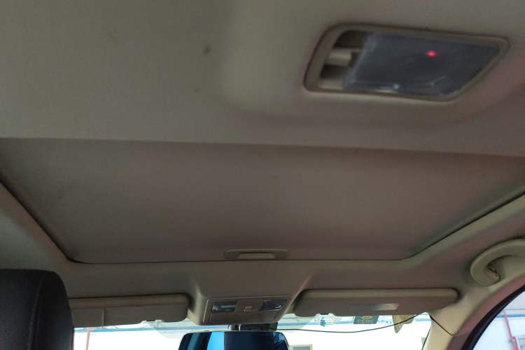 Used Dongfeng Aeolus AX7 2016 2.0L Automatic Zhiyi Trim
