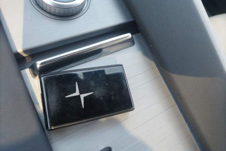 Used Polestar 4 2024 Dual-Motor Long-Range PLUS Dual-Star Connectivity Edition Vehicle Key