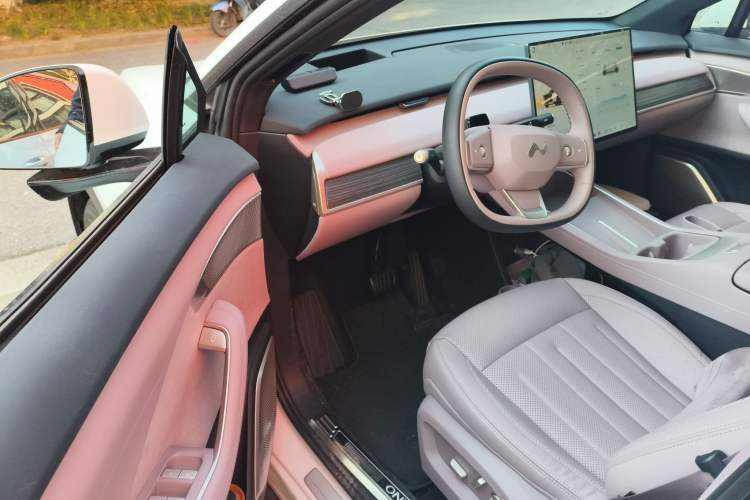 Used ONVO L60 2024 60 kWh Rear-Drive Version
