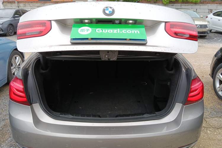 Used BMW 3 Series 2016 320Li Fashion Model Trunk