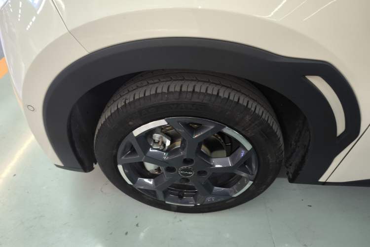 Used BYD Seagull 2025 Smart Drive Version 305 km Freedom Edition Left Front Wheel Hub