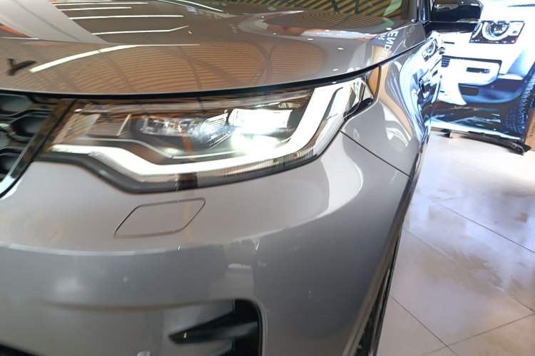 Used Land Rover Discovery 2023 Revised Version 360 PS R-Dynamic S Left Front Headlight
