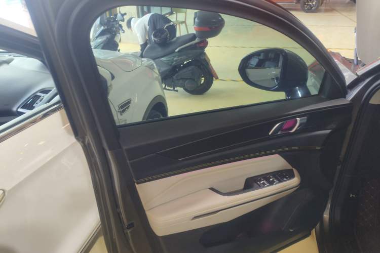 Used Lynk & Co 05 2020 2.0TD Two-Wheel Drive Zhaoyang Plus