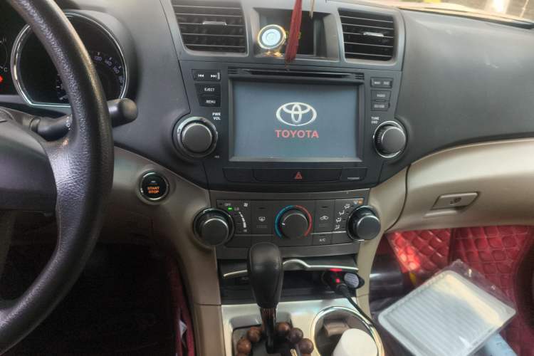 Used Toyota Highlander 2013 2.7L Two-Wheel Drive 5-Seater Purple Gold Edition