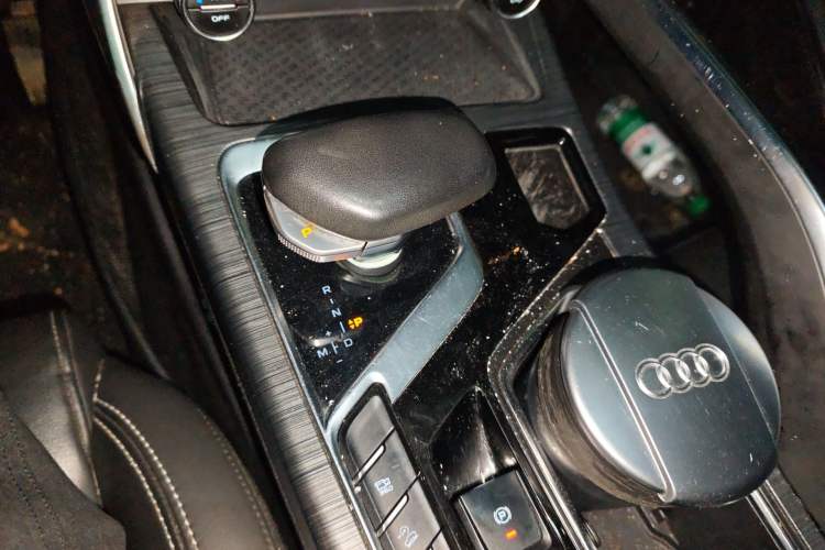 Used Geely Auto Monjaro 2020 High-Energy Edition 350T Yáoxīngzhě Gear Lever