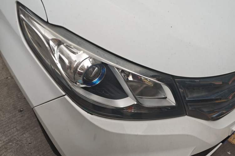 Used SAIC MAXUS G10 2019 Facelift PLUS 2.0T Automatic Smart Edition China VI Standard Right Front Headlight