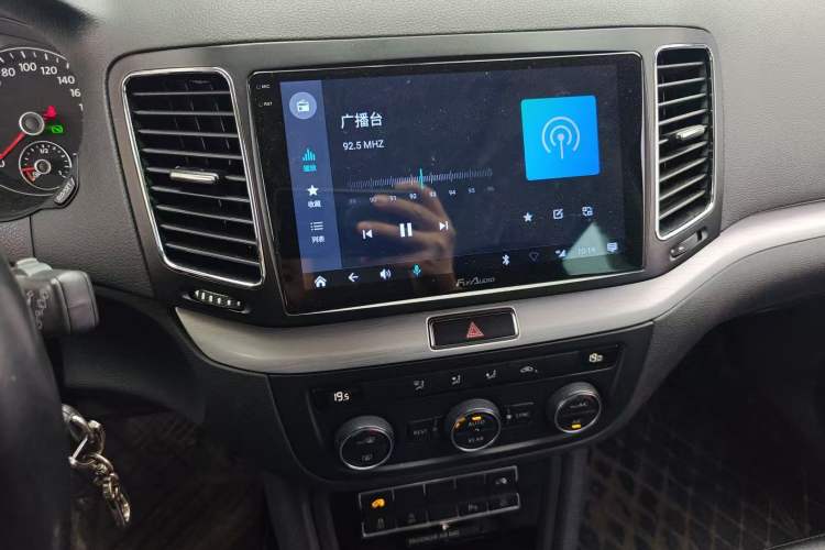 Used Volkswagen Sharan 2016 380TSI Comfort Edition 7-Seater Audio And AC Panel