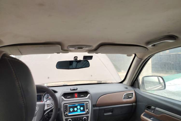 Used JAC Group V7 2018 2.0T Two-Wheel-Drive Luxury Version D19TCIE13 Headliner