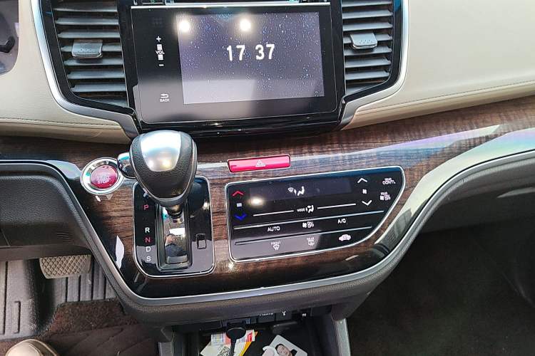 Used Honda Odyssey 2015 2.4L Luxury Edition