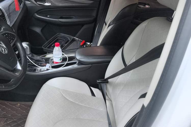 Used Baojun 730 2017 1.5T DCT Fashion Edition 7-Seater China V Emission Standard Left Front Seat