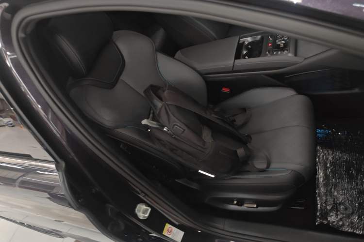 Used BYD Qin L 2024 DM-i 120KM Excellence Model Right Front Seat