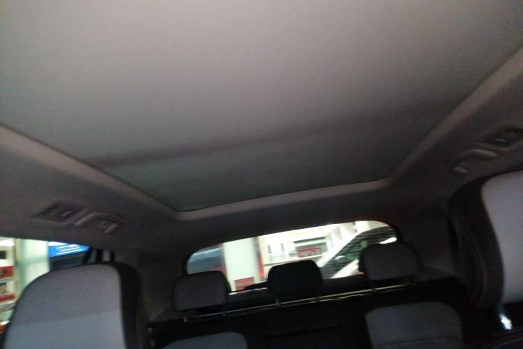 Used Volkswagen Tayron 2024 300TSI Two-Wheel-Drive Luxury Plus Advanced Version Headliner