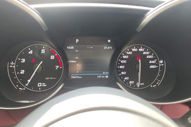 Used Alfa Romeo Giulia 2019 2.0T 280HP Luxury Edition
