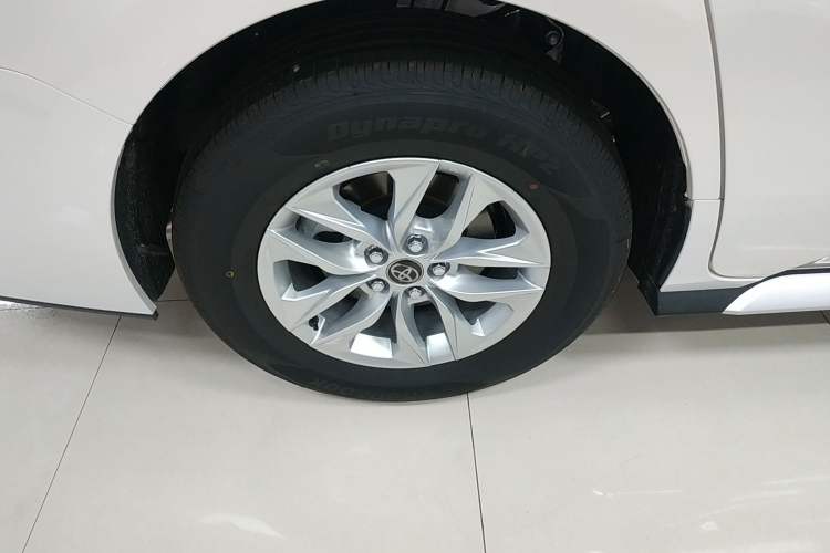 Used Toyota Granvia 2024 2.5L Hybrid Comfort Edition Right Rear Wheel Hub