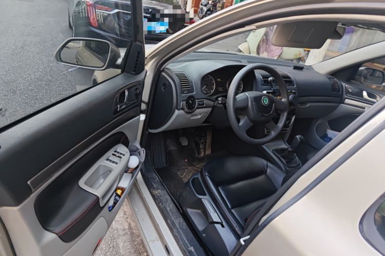 Used Skoda Octavia 2012 1.6L Manual Yijie Edition