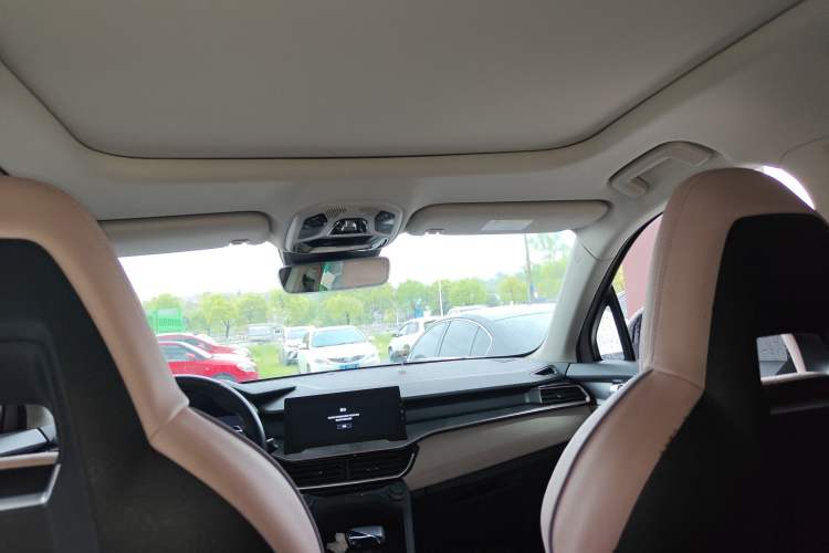 Used Lynk & Co 06 2021 1.5T Shero Pink Special Edition
