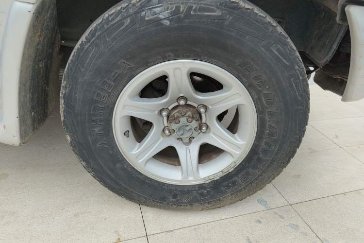 Used Leopaard Heijingang 2013 2.2L Manual 4x4 Standard Edition Right Front Wheel Hub