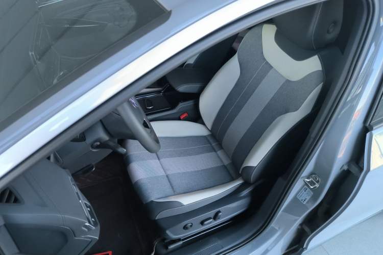 Used Volkswagen ID.4 CROZZ 2022 Long-Range PURE+ Edition
