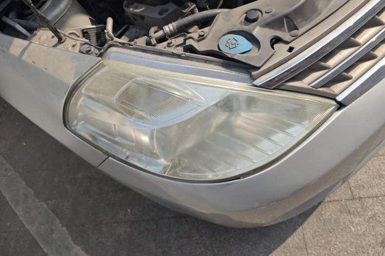Used Nissan Tiida Sedan 2008 1.6L Manual Smart Version Right Front Headlight