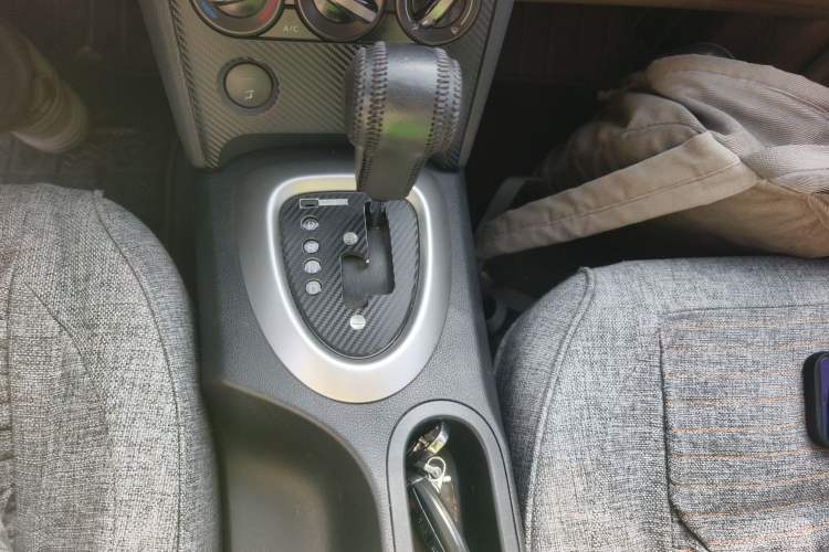 Used Nissan Qashqai 2011 2.0 XL Fire CVT 2WD Gear Lever