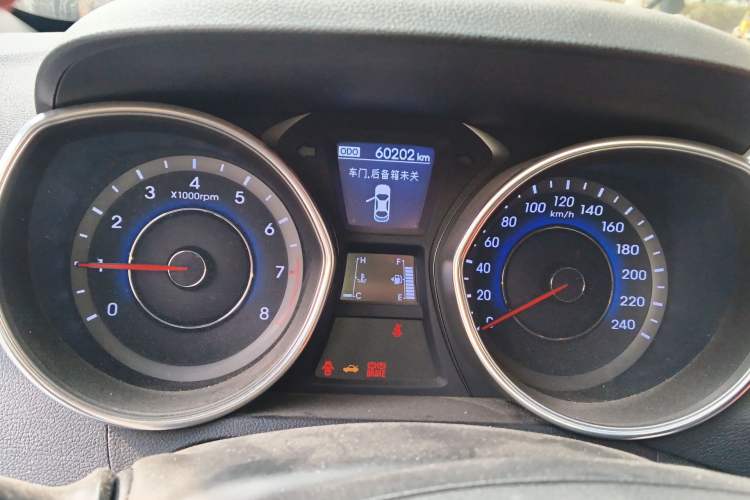 Used Hyundai Elantra (5th Generation / Langdong) 2015 1.6L Manual Leading Model Instrument Cluster