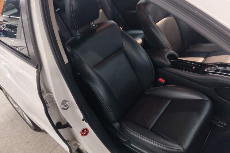 Used Honda Vezel 2015 1.5L CVT two-wheel drive Comfort trim Right Front Seat