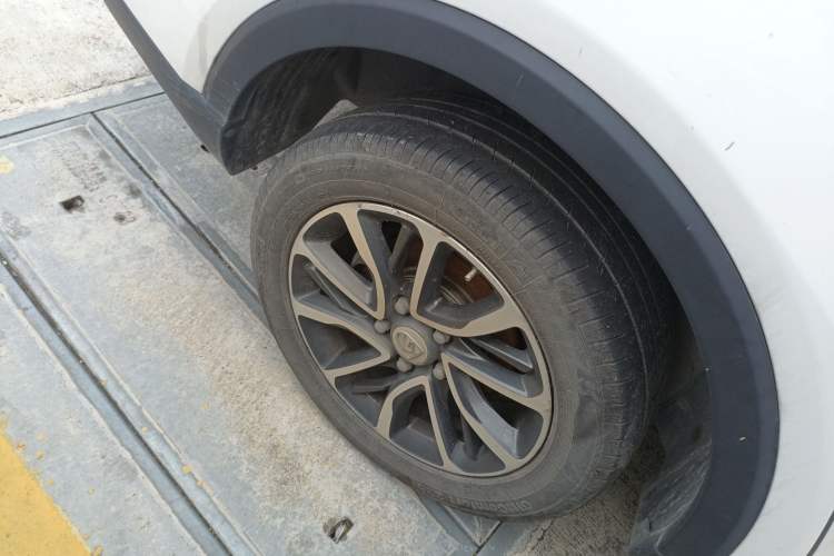 Used Baojun 730 2021 1.5L Manual Fashion Version 7 Seats Right Rear Wheel Hub