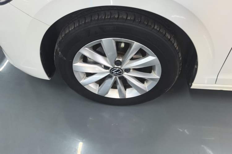 Used Volkswagen Bora 2021 1.5L Automatic Comfort Smart Connect Edition Left Front Wheel Hub