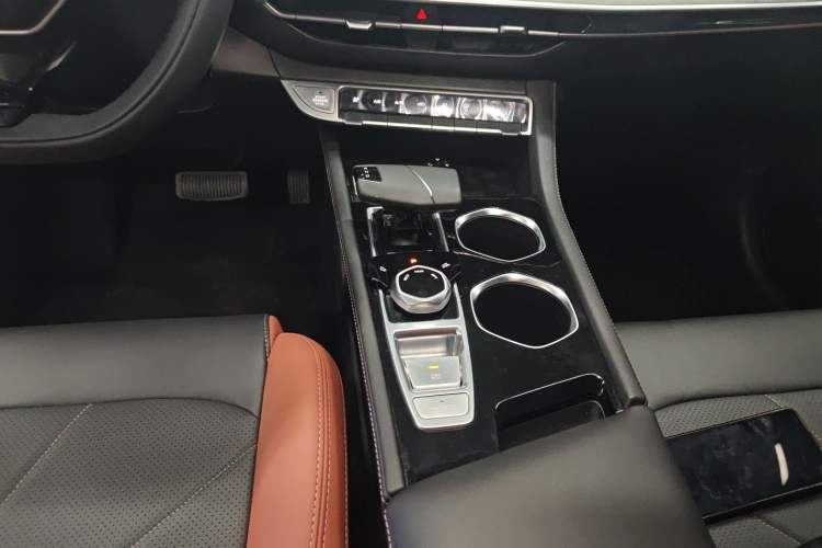 Used CHANGAN Eado 2024 PLUS Blue Whale NE 1.4T GDI DCT High-Energy Edition
