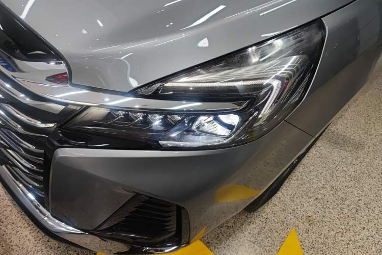 Used Buick GL8 2023 Land Executive Class Smart Enjoyment Model