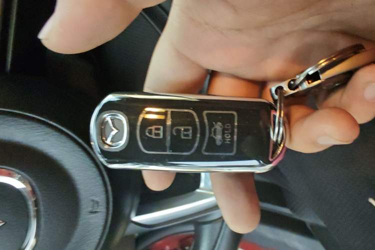 Used Mazda 3 Axela 2017 Sedan 1.5L Automatic Comfort Model Emission Standard China V Vehicle Key