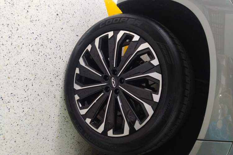 Used Chery Tiggo 9 2023 2.0T Dual-Clutch Two-Wheel Drive Luxury Edition 5 Seats