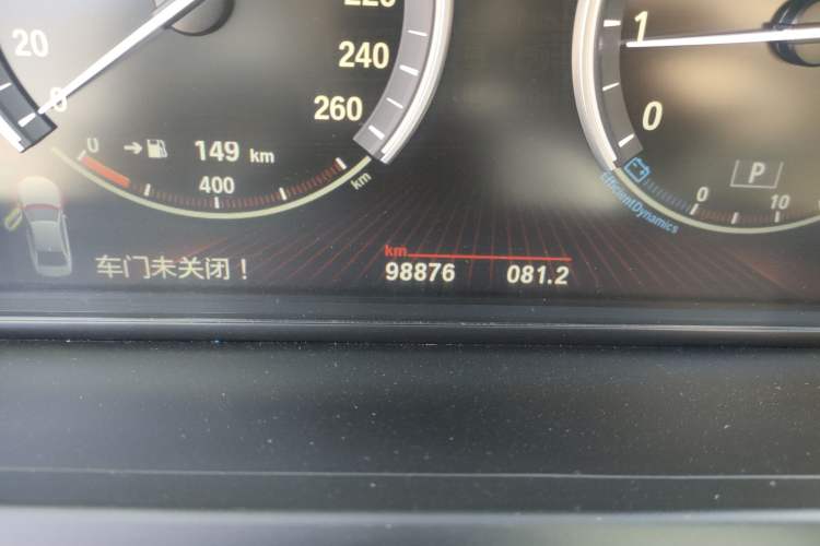 Used BMW 7 Series 2011 730Li Elegant Model Odometer Close Up