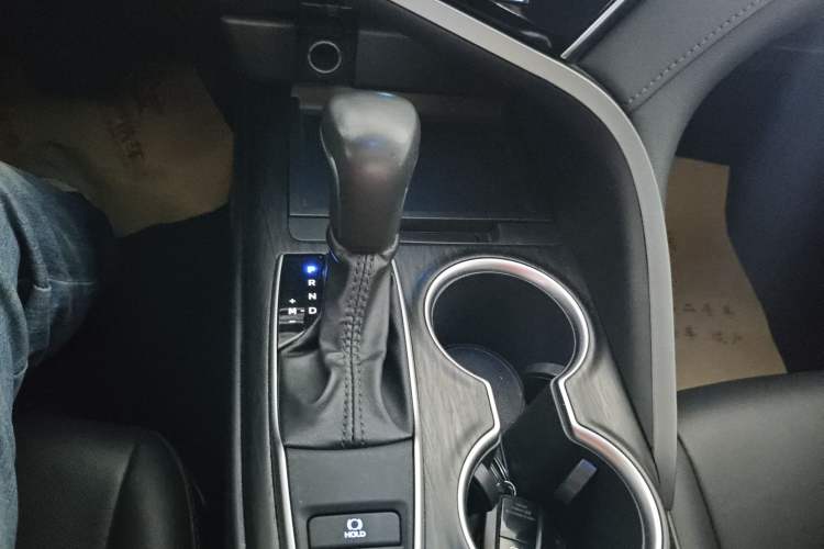 Used Toyota Camry 2022 2.0GVP Premier Edition Gear Lever