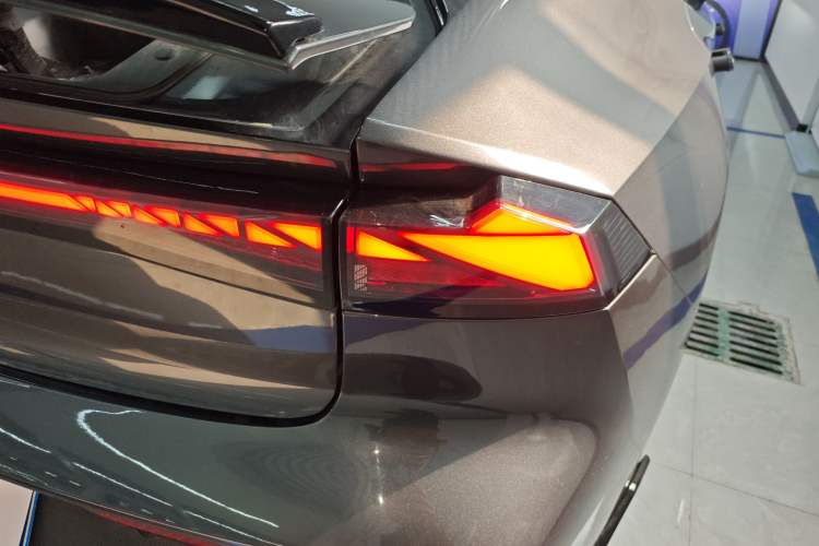 Used CHANGAN UNI-V 2024 1.5T High-Energy Version