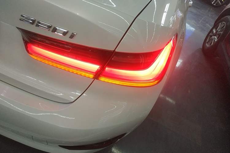 Used BMW 3 Series 2020 320i Sport Package
