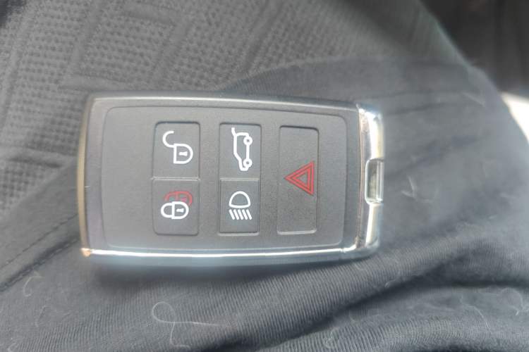 Used Land Rover Discovery 2021 360 PS R-Dynamic S