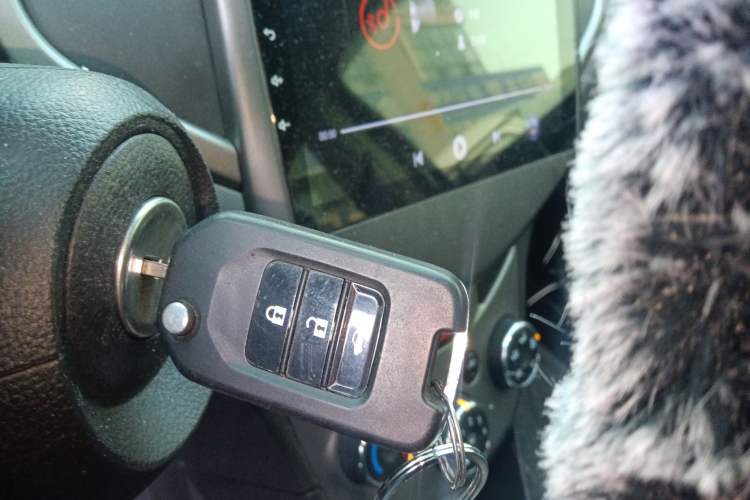 Used Chevrolet Aveo Sonic 2011 Sedan 1.4L Manual Transmission SE