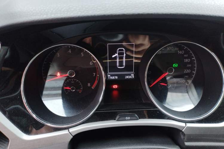 Used Volkswagen Touran 2016 Volkswagen Touran L 280TSI DSG Comfort Edition Odometer Close Up