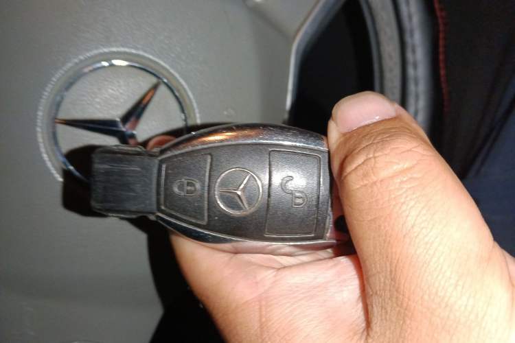 Used Mercedes-Benz M-Class  Vehicle Key