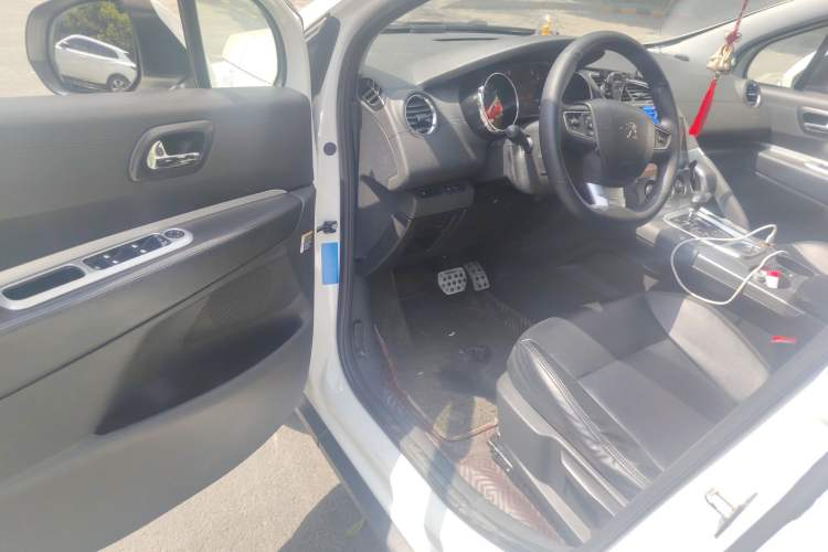 Used Peugeot 3008 2016 2.0L Automatic Classic Edition Driver Seat