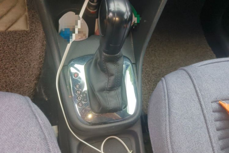 Used Volkswagen Polo 2013 1.4L Automatic Comfort Edition Gear Lever