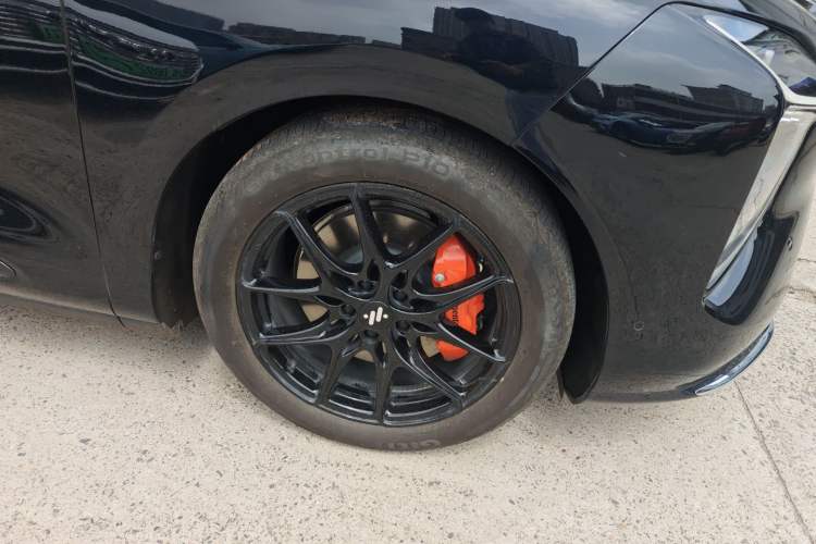 Used IM LS6 2026 Model Range-Extending 66 Max+ Right Front Wheel Hub