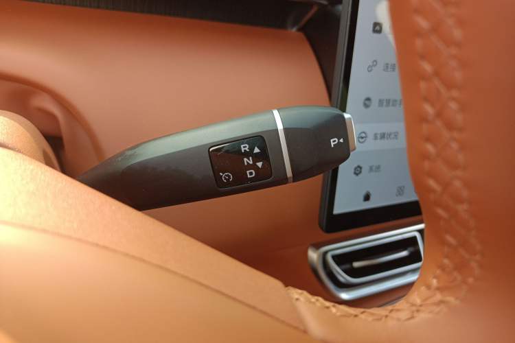 Used Deepal S09 2025 Model Four-Wheel Drive Ultra+ Customized Long-Range Version Gear Lever