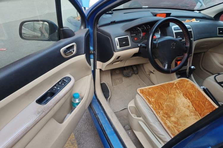 Used Peugeot 307 2008 Hatchback 1.6L Automatic Deluxe Edition
