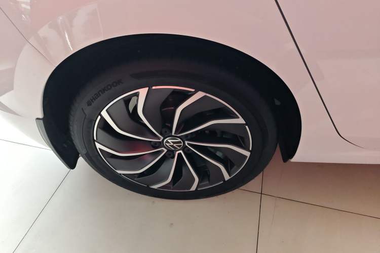 Used Volkswagen Golf 2021 280TSI DSG Pro Right Rear Wheel Hub