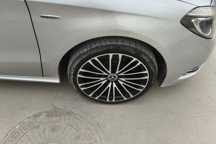 Used Mercedes-Benz B-Class 2012 B 200 Right Front Wheel Hub